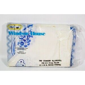 VTG Windsor House 50% Cotton Blue and White Floral 2 Standard Pillowcases